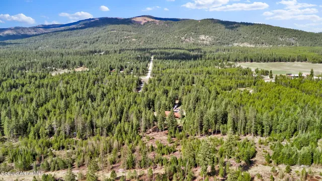 $1,025,000 | 181 Deer Meadow Lane, Blanchard, ID 83804