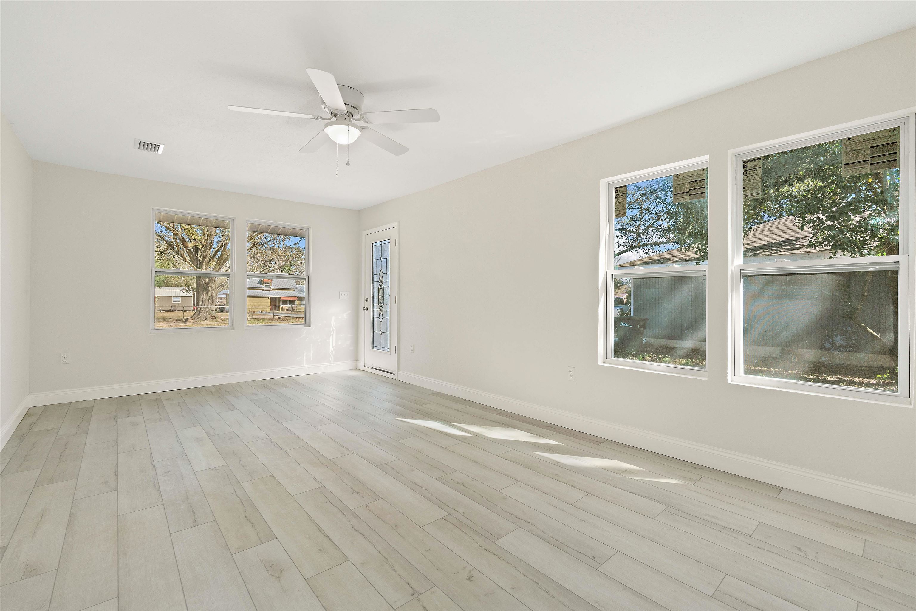 615 West Marigold Avenue Foley, AL 36535 - Photo 4 of 23