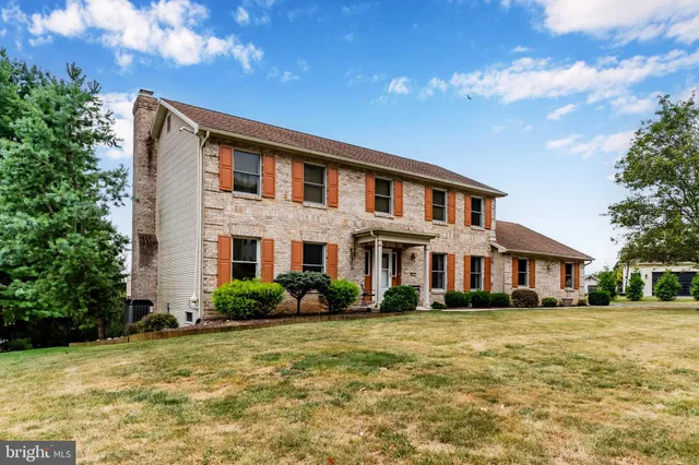 $500,000 | 2415 West Bayberry Drive, Harrisburg, PA 17112