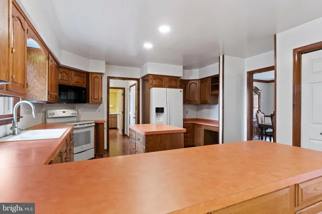 $500,000 | 2415 West Bayberry Drive, Harrisburg, PA 17112