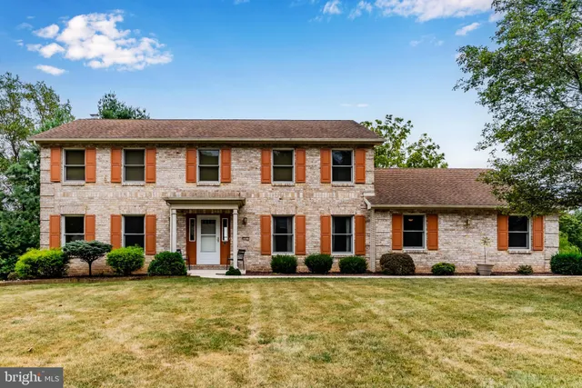 $500,000 | 2415 West Bayberry Drive, Harrisburg, PA 17112