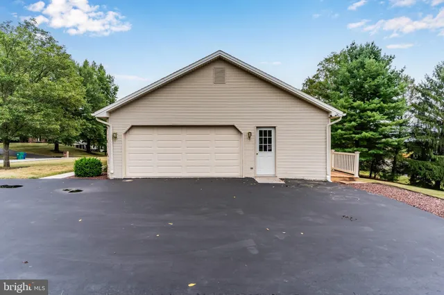 $500,000 | 2415 West Bayberry Drive, Harrisburg, PA 17112