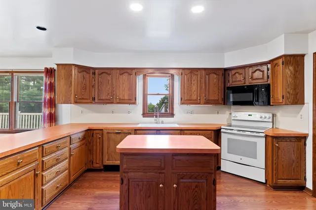 $500,000 | 2415 West Bayberry Drive, Harrisburg, PA 17112