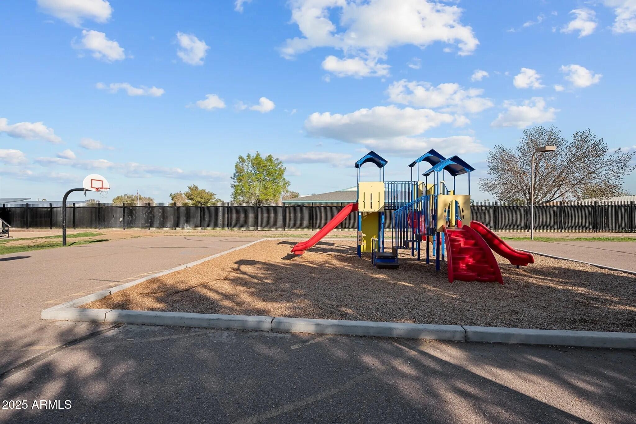 4337 North 53rd Lane, Unit A1 Phoenix, AZ 85031 - Photo 7 of 9 Basketball & Plaayground