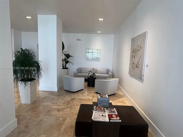 $2,700 | 2201 South Ocean Drive, Unit 602, Hollywood, FL 33019