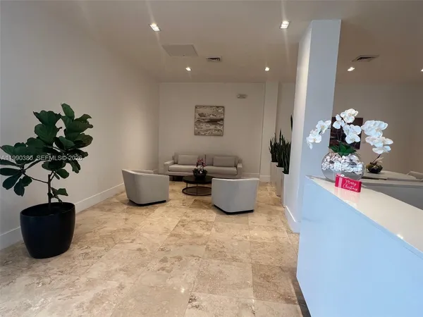 $2,700 | 2201 South Ocean Drive, Unit 602, Hollywood, FL 33019