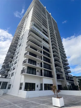 $2,700 | 2201 South Ocean Drive, Unit 602, Hollywood, FL 33019