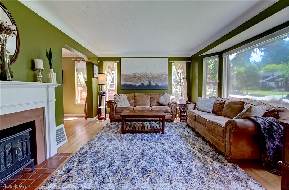 16204 West Park Road Cleveland, OH 44111 - Photo 6 of 40 Gallery Image 6