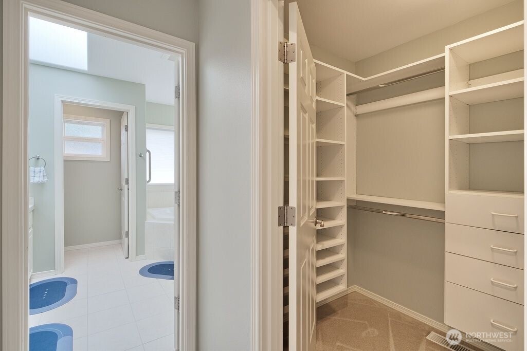 12612 Southeast 261st Street Kent, WA 98030 - Photo 19 of 40