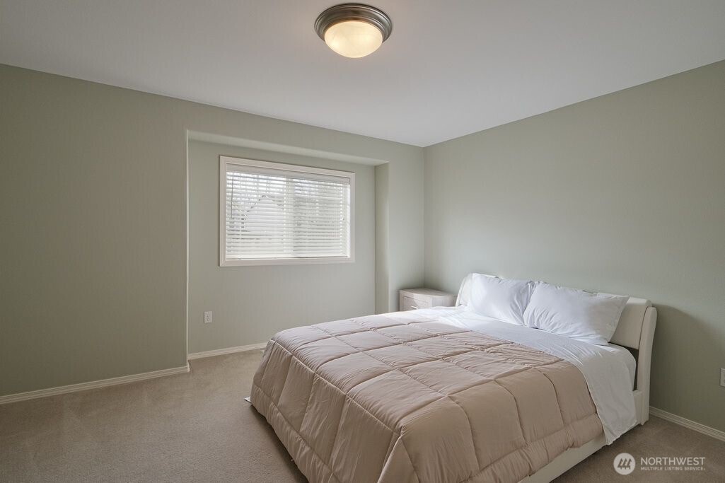 12612 Southeast 261st Street Kent, WA 98030 - Photo 25 of 40