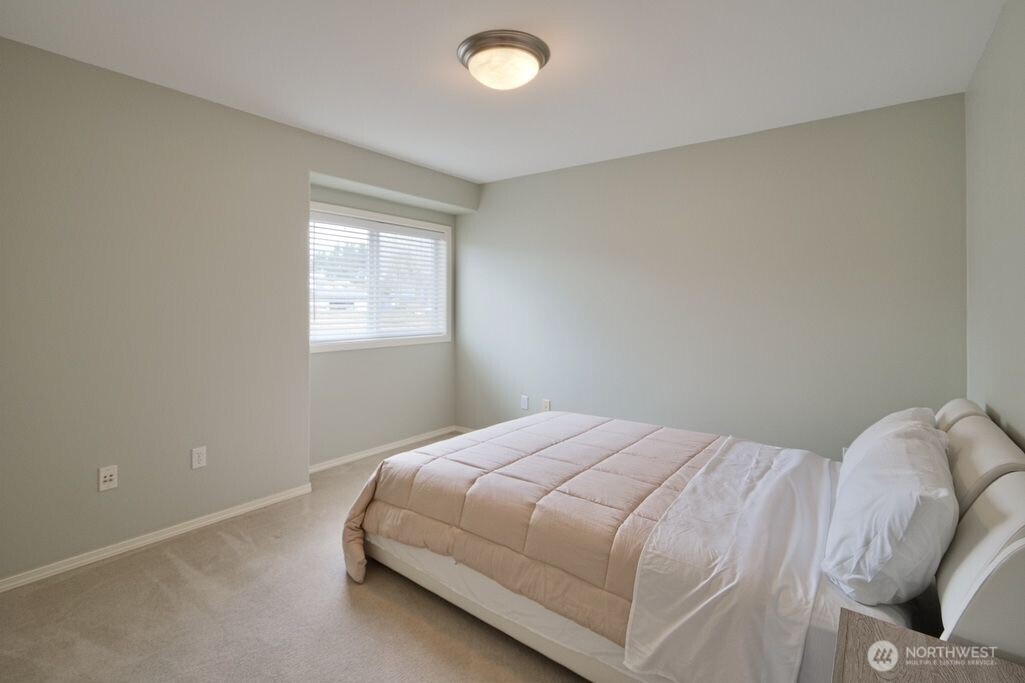 12612 Southeast 261st Street Kent, WA 98030 - Photo 26 of 40