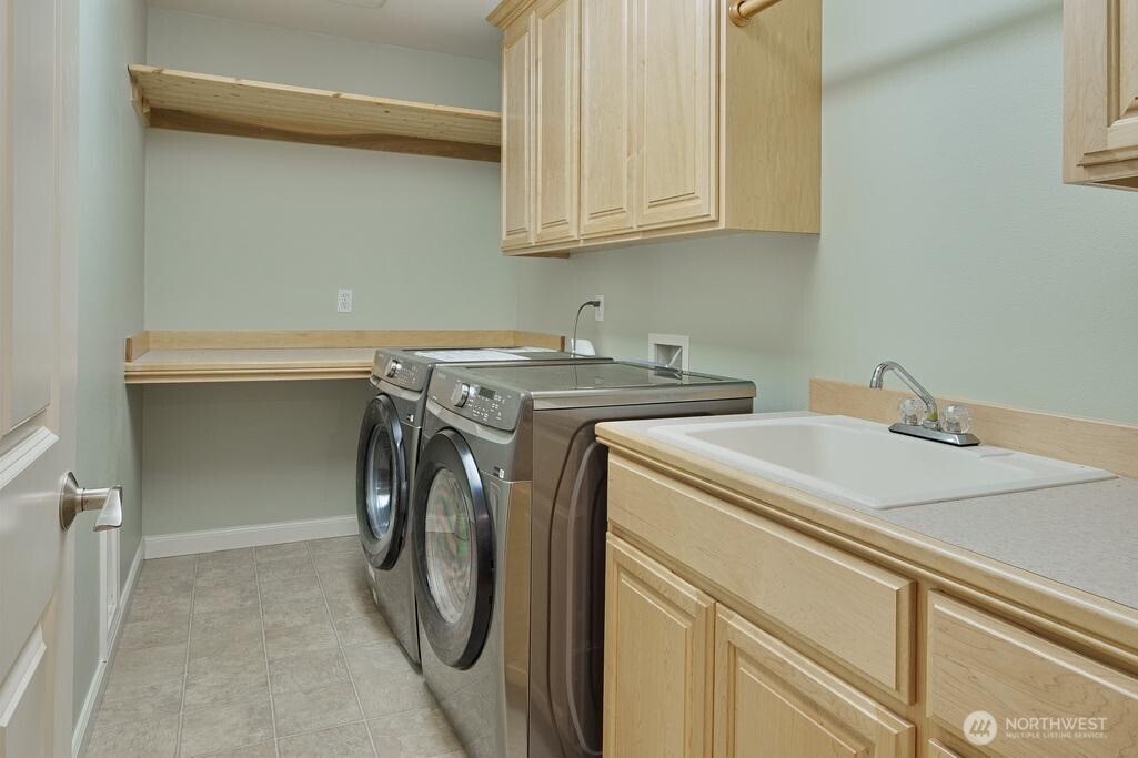 12612 Southeast 261st Street Kent, WA 98030 - Photo 28 of 40