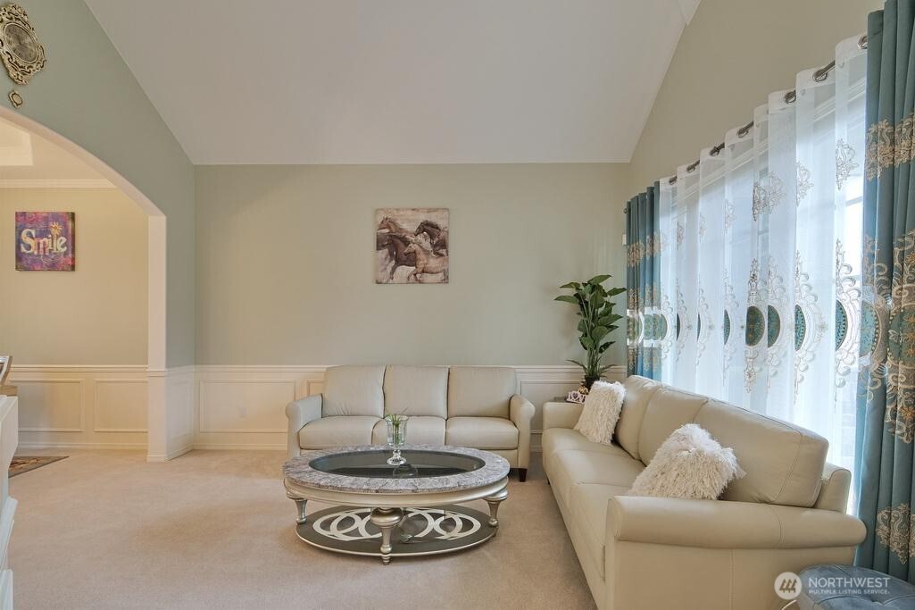 12612 Southeast 261st Street Kent, WA 98030 - Photo 4 of 40