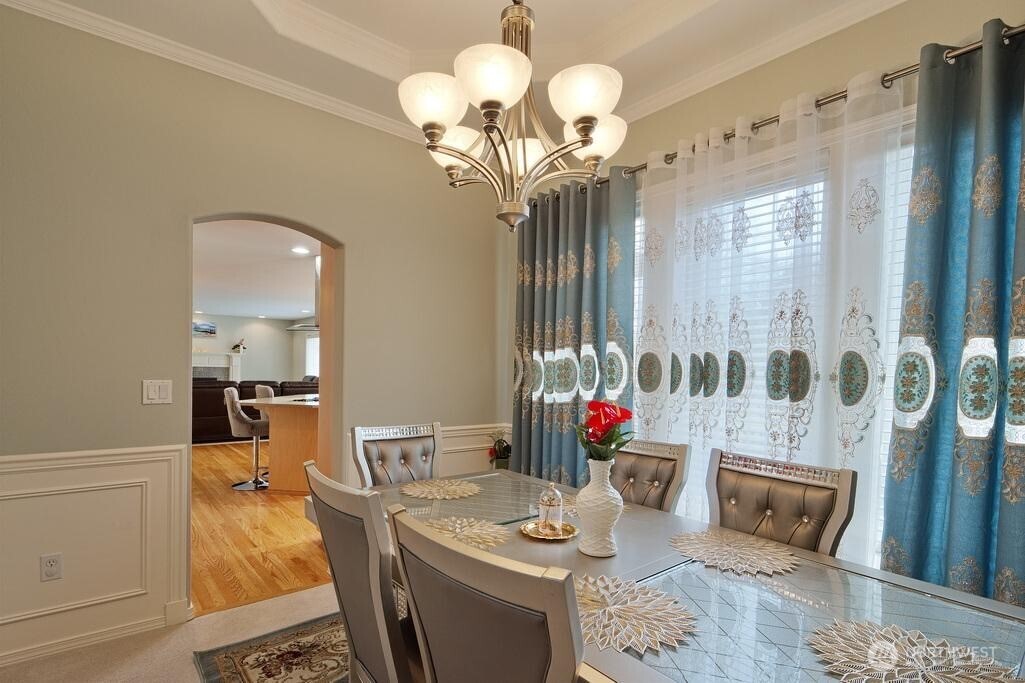 12612 Southeast 261st Street Kent, WA 98030 - Photo 7 of 40