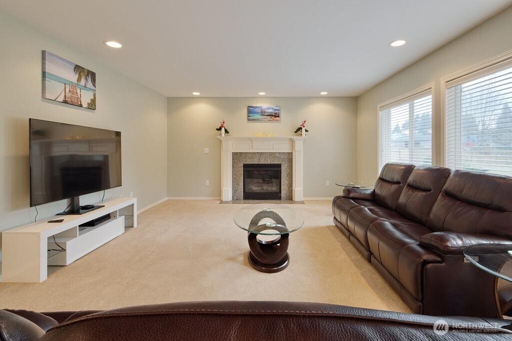 12612 Southeast 261st Street Kent, WA 98030 - Photo 8 of 40