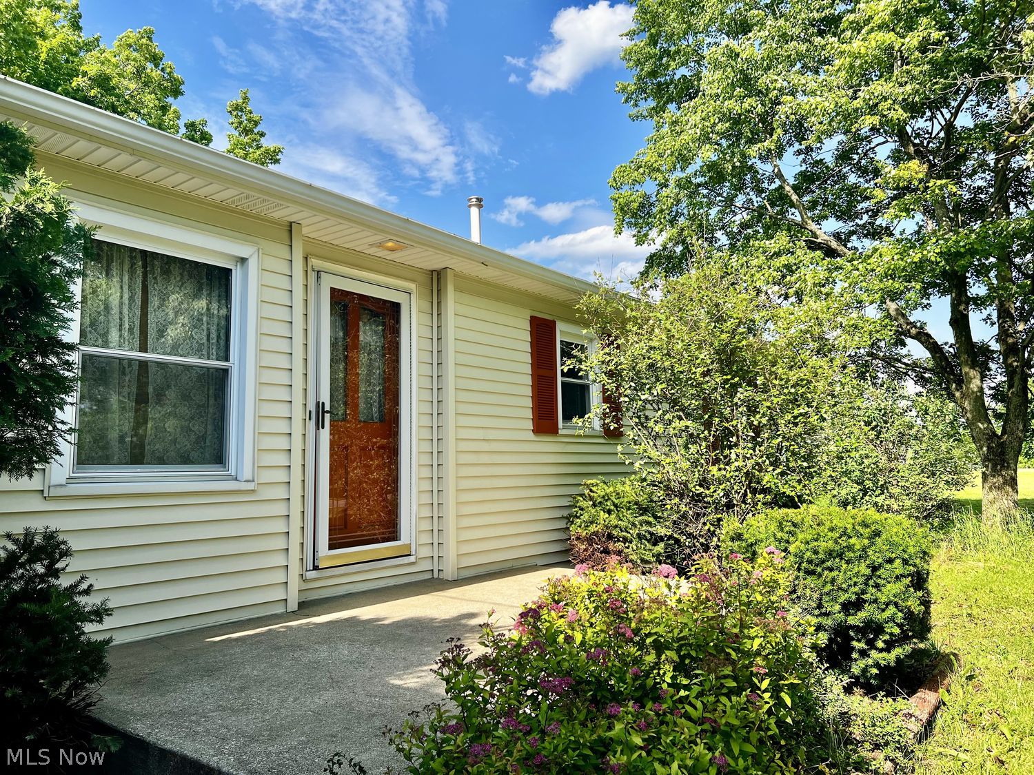 1123 Granger Road Medina, OH 44256 - Photo 5 of 31 Front Porch