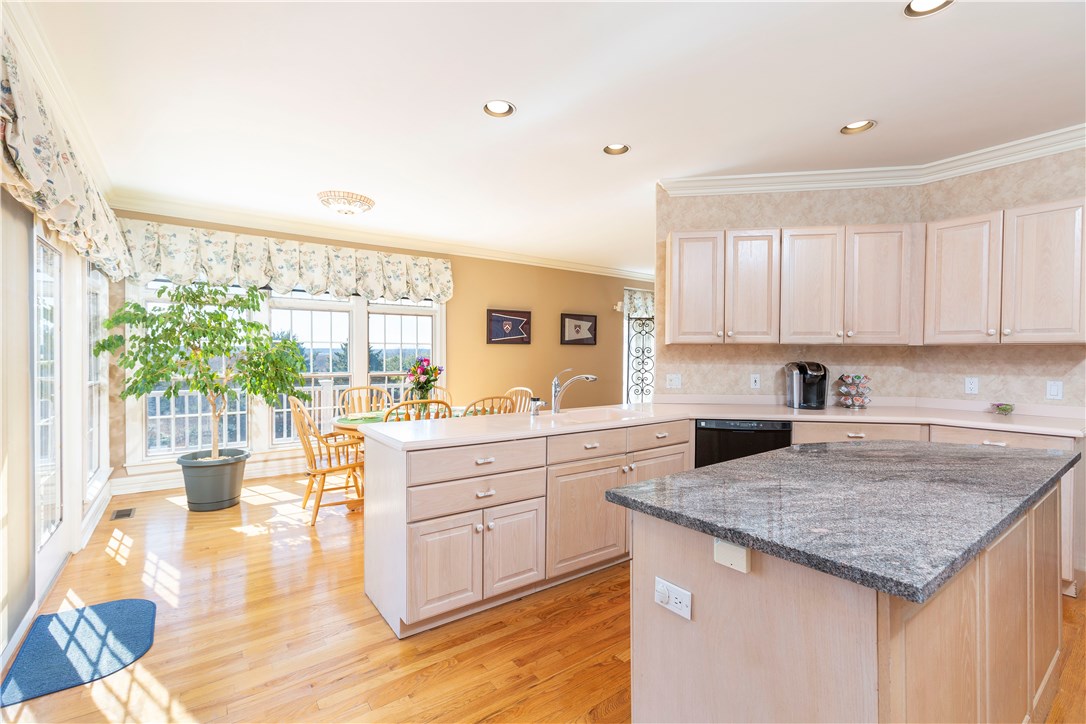 23 Port Circle Warwick, RI 02889 - Photo 8 of 14