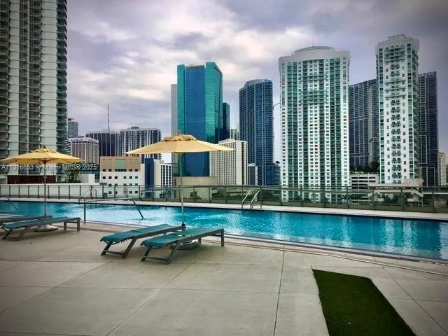 $4,950 | 92 Southwest 3rd Street, Unit 5112, Miami, FL 33130