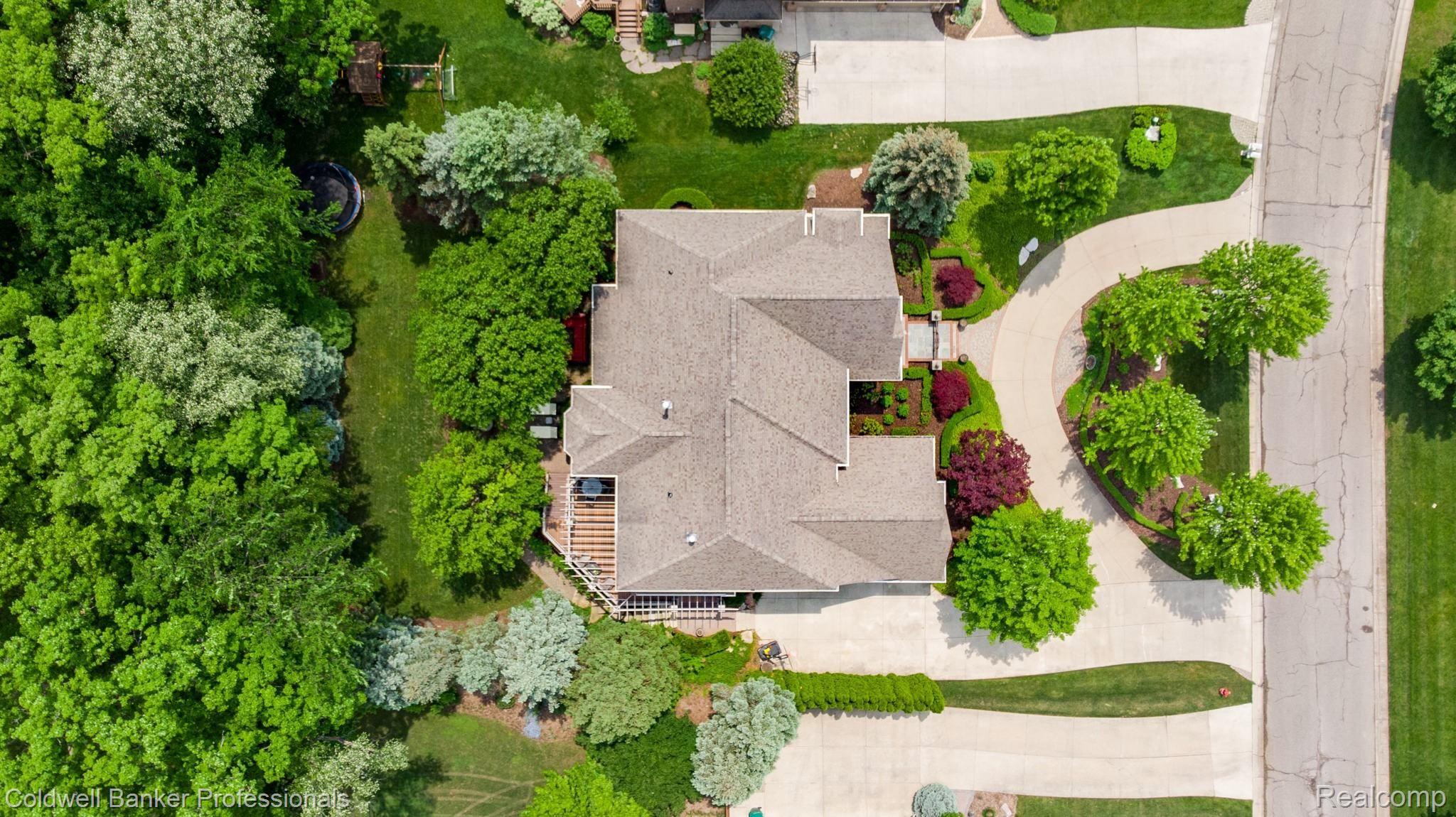 5689 Kirkridge Trail Rochester, MI 48306 - Photo 60 of 62 5689-Kirkridge-Trail-62.JPG