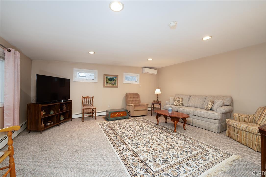 3219 Edinburgh Road Allentown, PA 18104 - Photo 6 of 20 Gallery Image 6