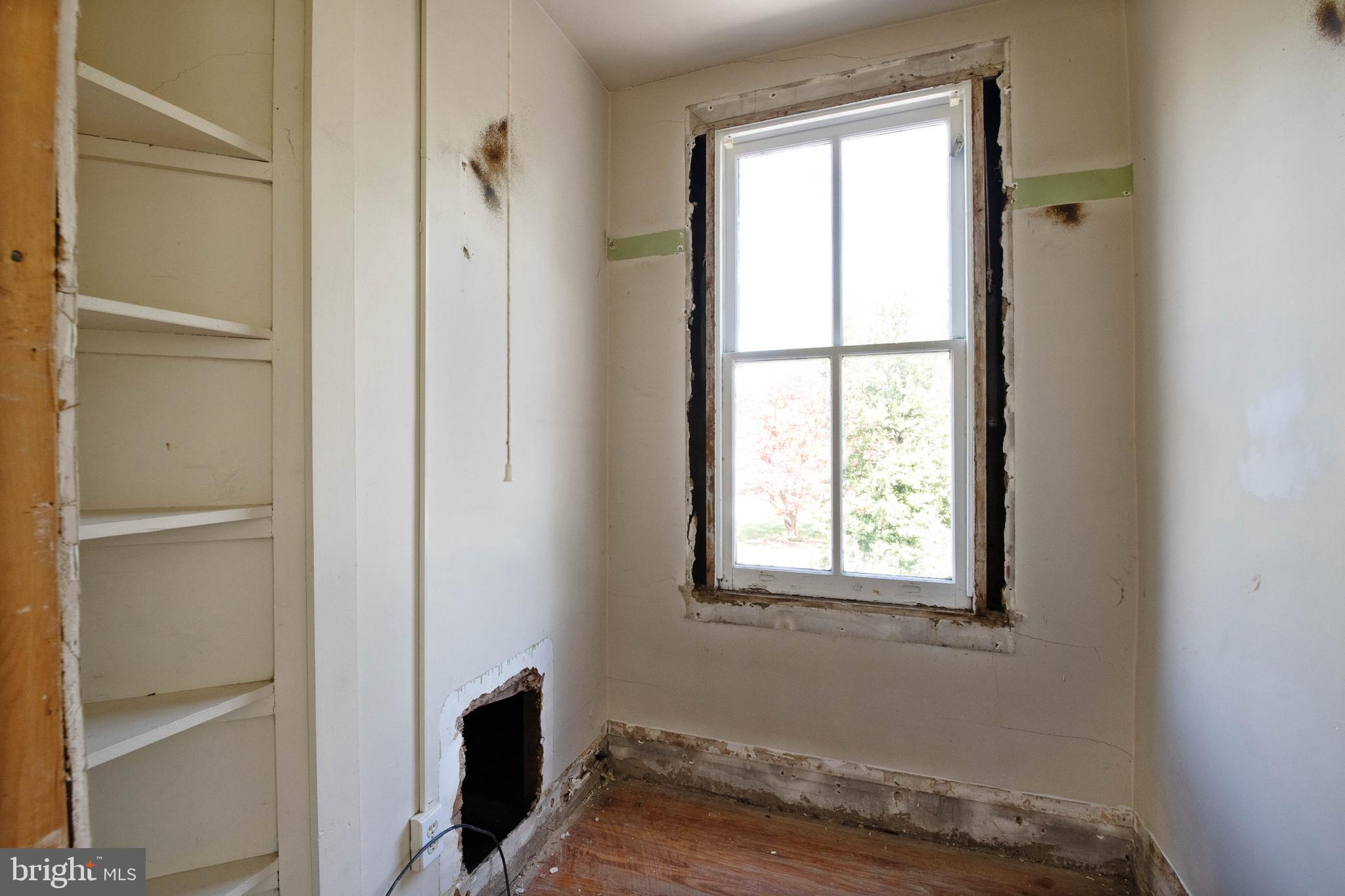 600 Sudbrook Road Baltimore, MD 21208 - Photo 31 of 49 Built in shelving
