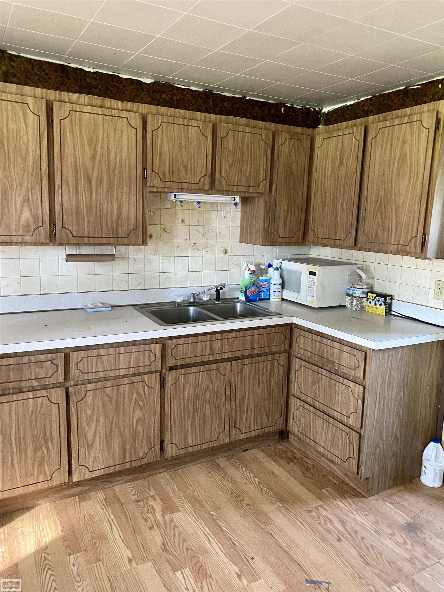 1801 Wheeler Road Allenton, MI 48002 - Photo 13 of 22 50127442-12.JPG
