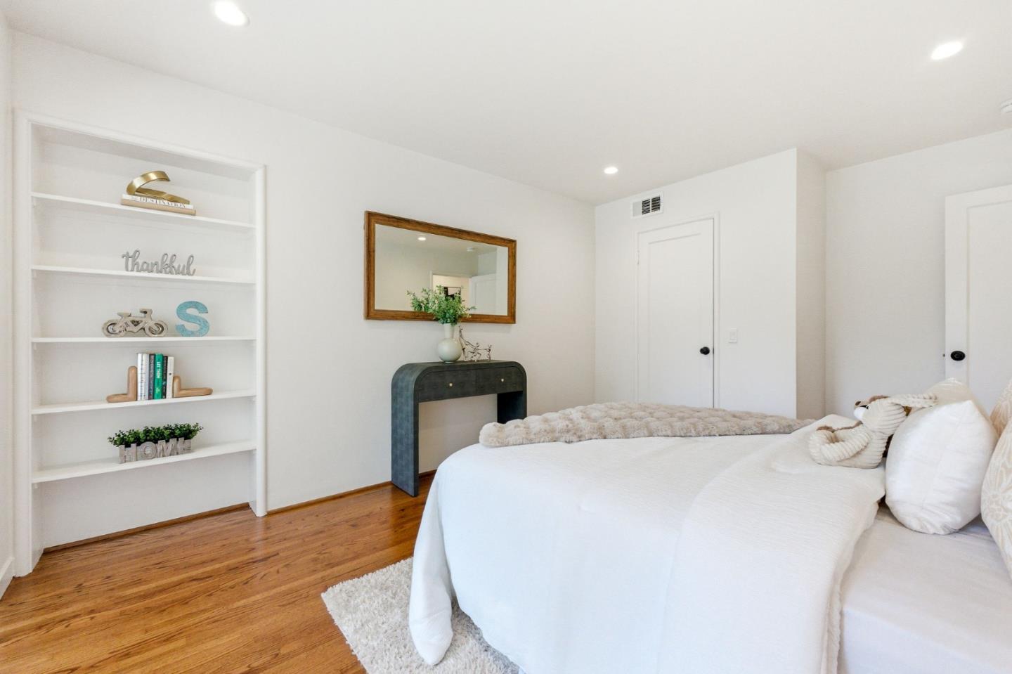 2351 Louis Road Palo Alto, CA 94303 - Photo 29 of 42