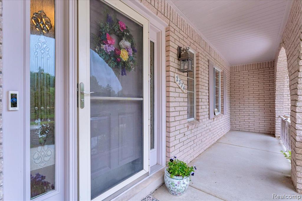 2374 Ridge Drive Troy, MI 48098 - Photo 29 of 38 Gallery Image 29