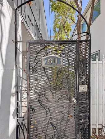 $297,000 | 1611 West Avenue, Unit 9, Miami Beach, FL 33139