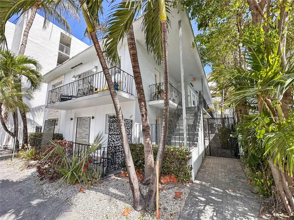 $297,000 | 1611 West Avenue, Unit 9, Miami Beach, FL 33139