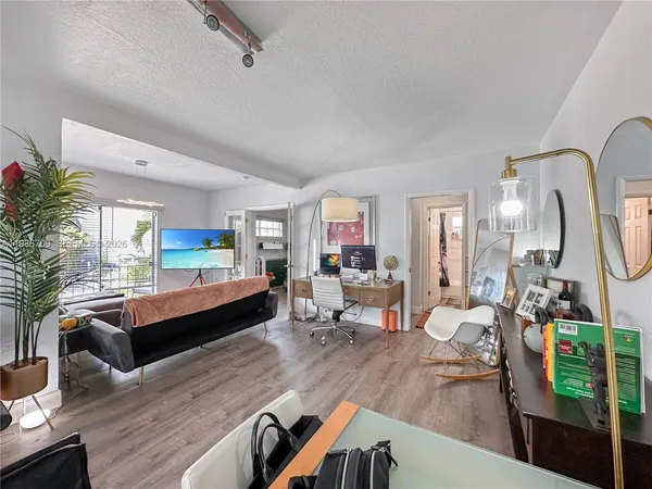 $297,000 | 1611 West Avenue, Unit 9, Miami Beach, FL 33139