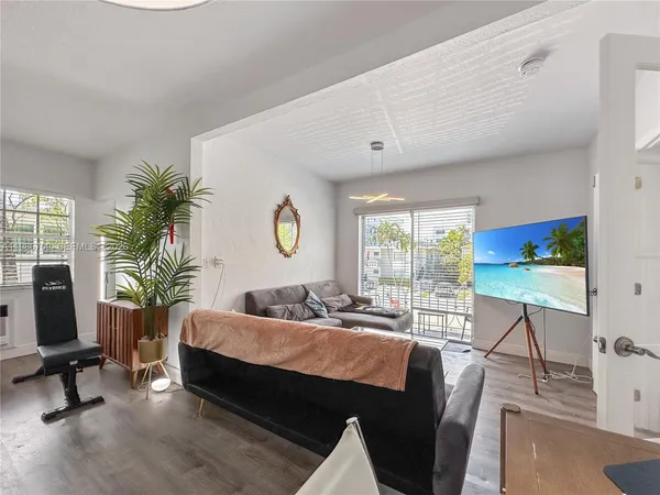 $297,000 | 1611 West Avenue, Unit 9, Miami Beach, FL 33139