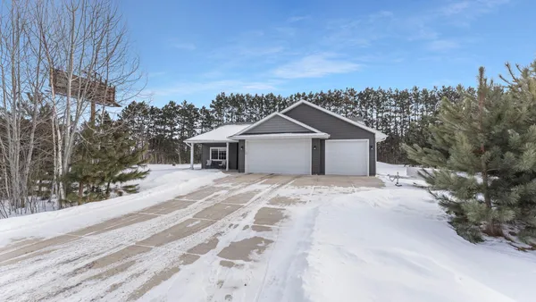 $399,900 | 1400 Carriage Hill Drive, Hinckley, MN 55037