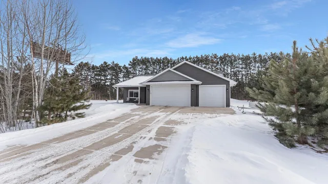 $499,900 | 1400 Carriage Hill Drive, Hinckley, MN 55037