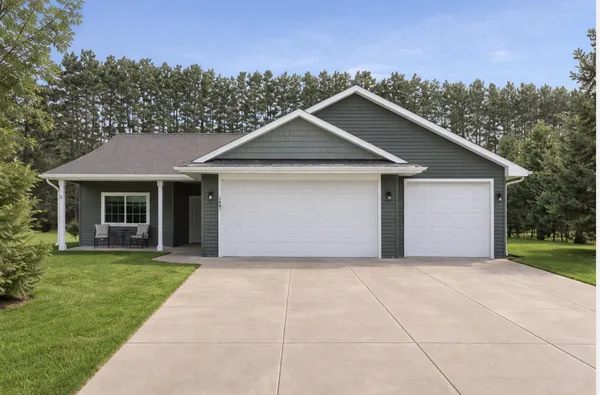 $399,900 | 1400 Carriage Hill Drive, Hinckley, MN 55037