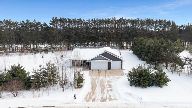 $399,900 | 1400 Carriage Hill Drive, Hinckley, MN 55037