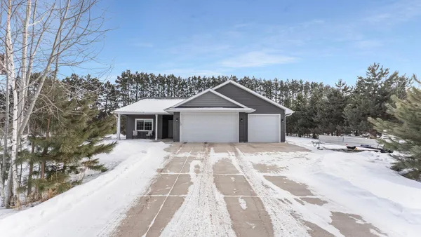 $399,900 | 1400 Carriage Hill Drive, Hinckley, MN 55037