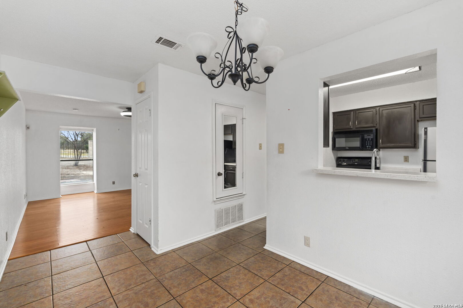 4949 Hamilton Wolfe Road, Unit 4101 San Antonio, TX 78229 - Photo 8 of 26