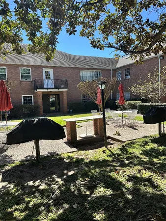 $1,500 | 2711 Briarhurst Drive, Unit 3, Houston, TX 77057