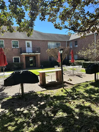 $1,500 | 2711 Briarhurst Drive, Unit 3, Houston, TX 77057