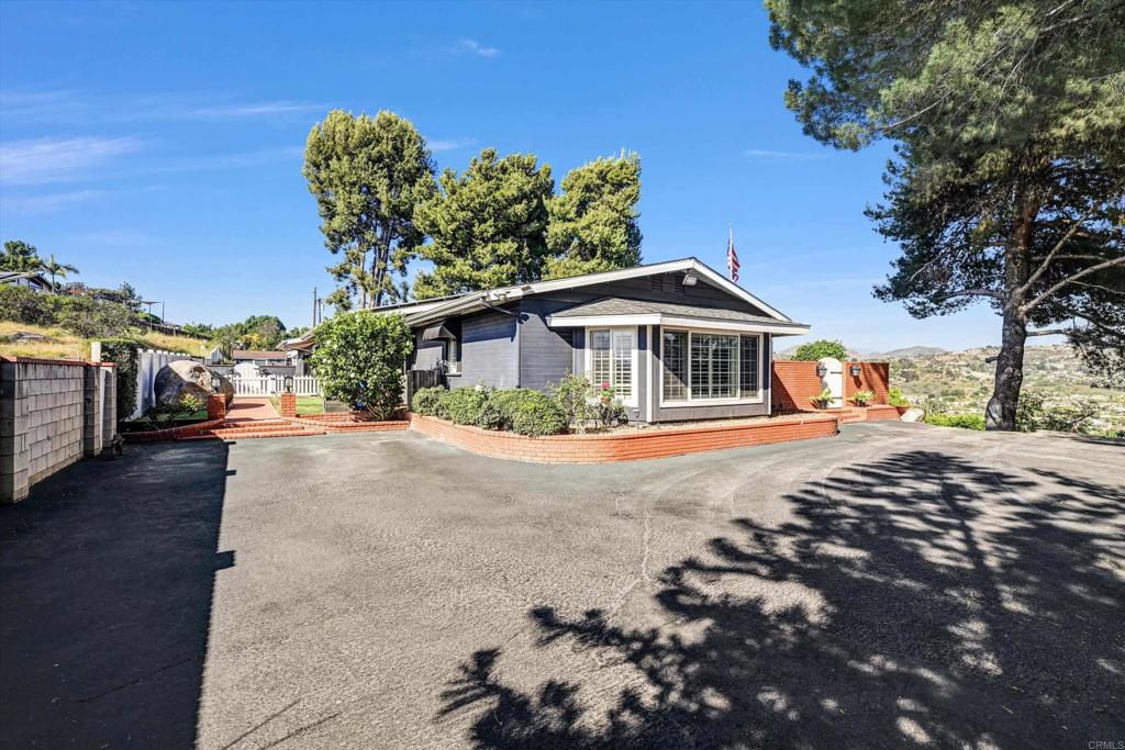 1308 Sundale Road El Cajon, CA 92019 - Photo 3 of 42