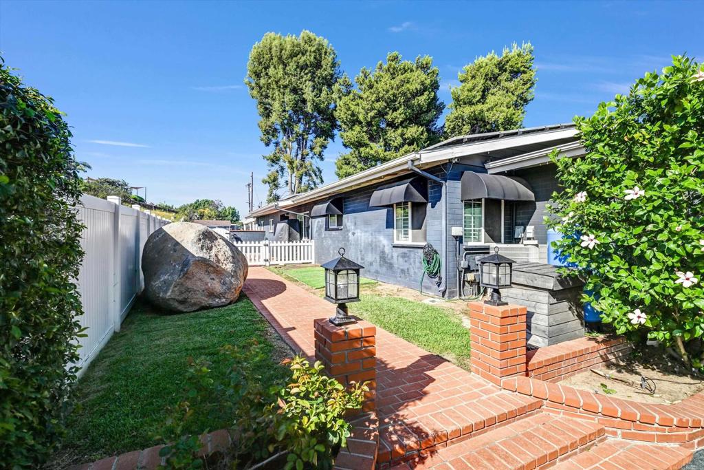 1308 Sundale Road El Cajon, CA 92019 - Photo 6 of 42