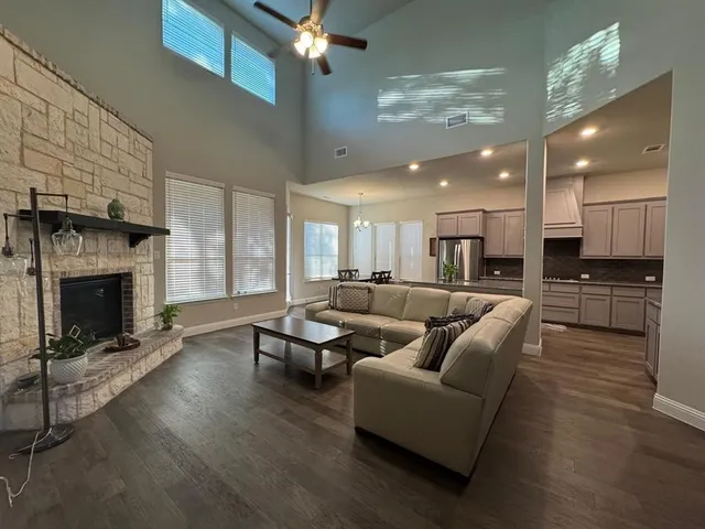 $2,950 | 1204 Sundrop Drive, Little Elm, TX 75068