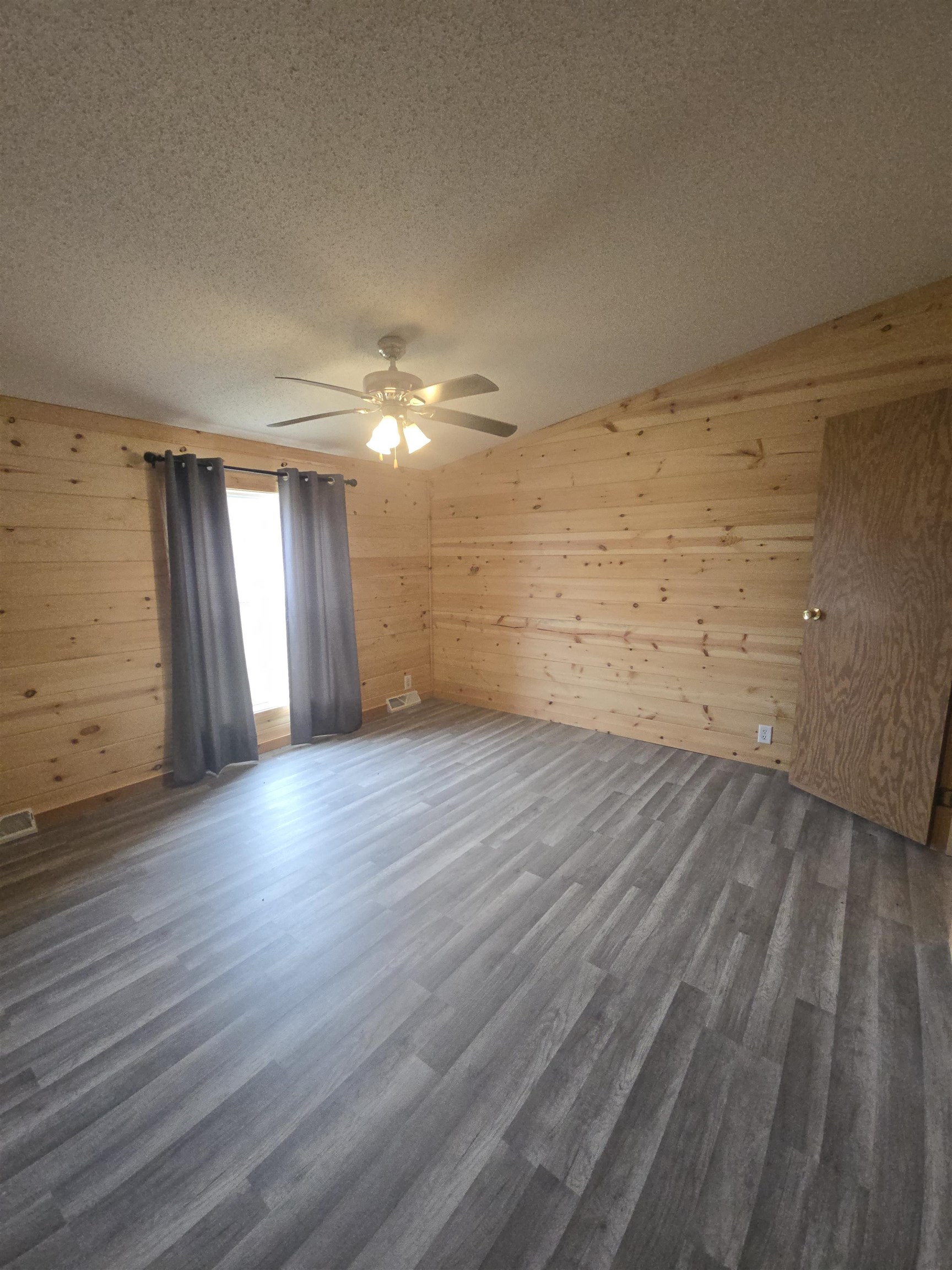1215 West County Line Road Sumner, MI 48889 - Photo 8 of 37