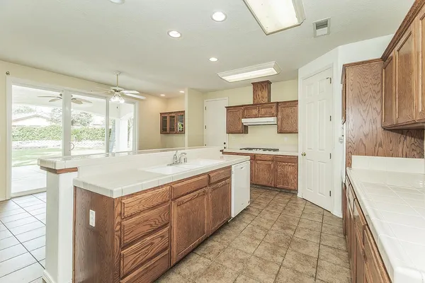 $595,000 | 1377 Fenmore Avenue, Sanger, CA 93657