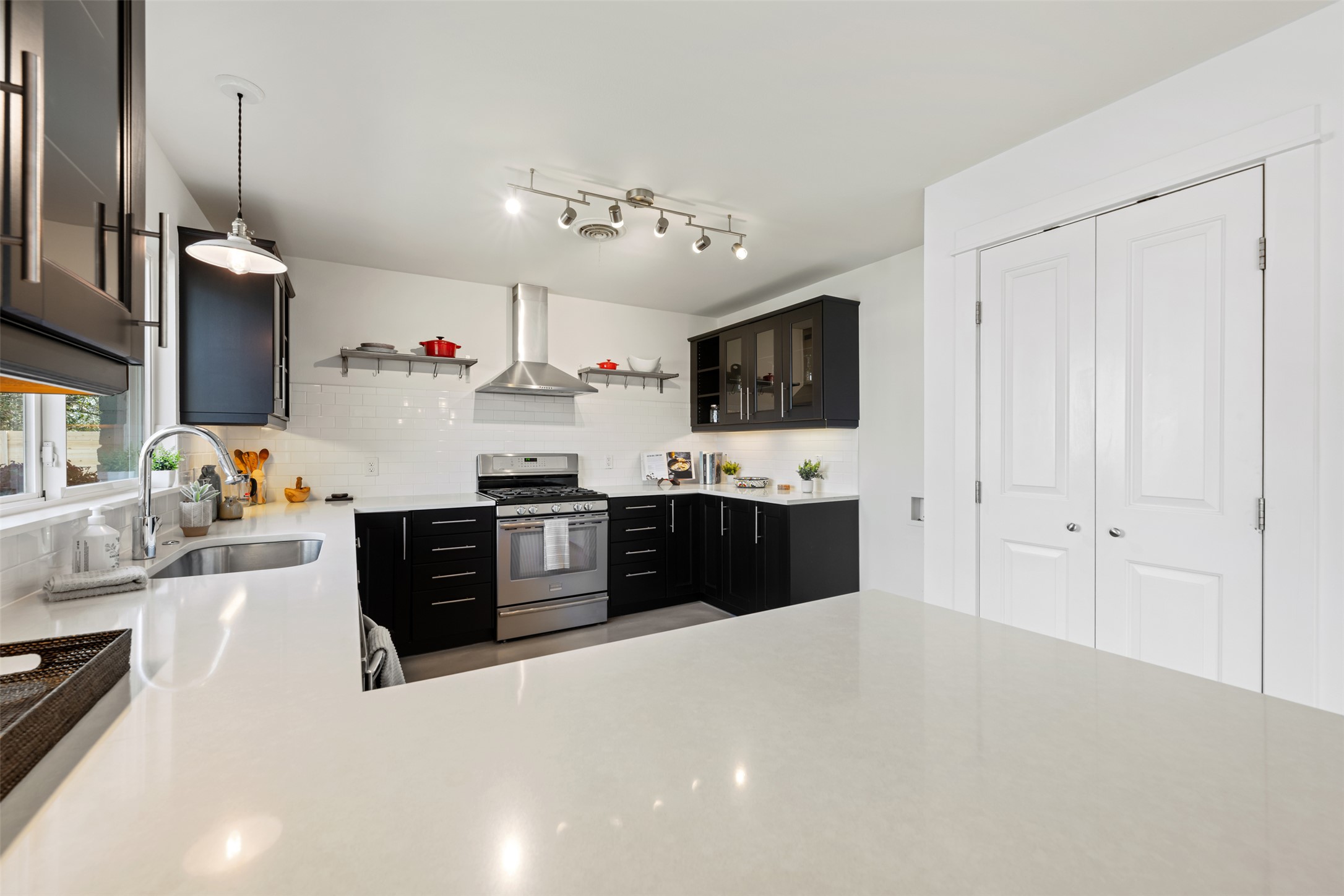 5507 Mapleleaf Drive Austin, TX 78723 - Photo 15 of 38