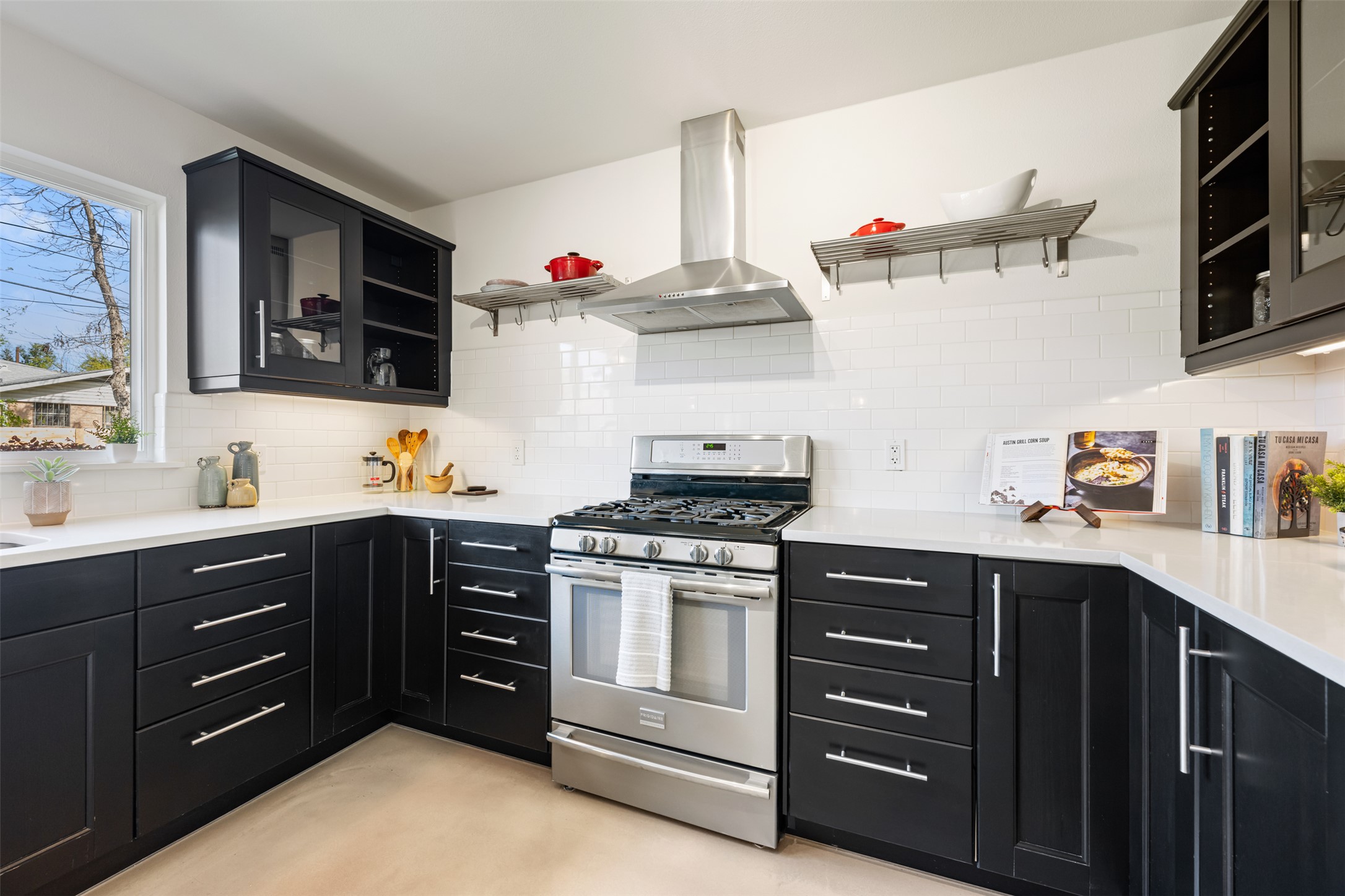 5507 Mapleleaf Drive Austin, TX 78723 - Photo 17 of 38