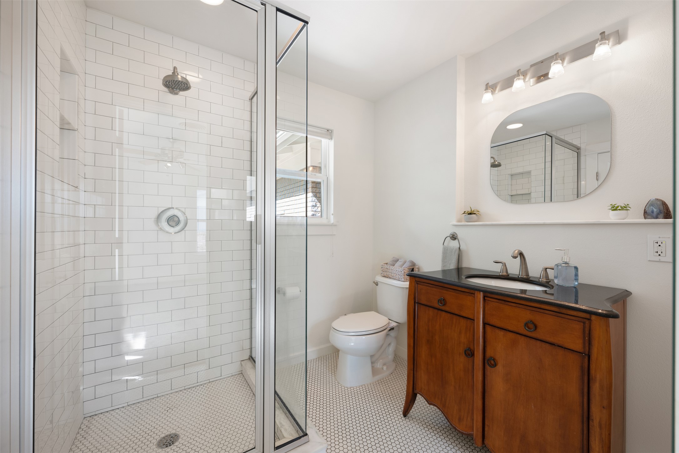 5507 Mapleleaf Drive Austin, TX 78723 - Photo 23 of 38