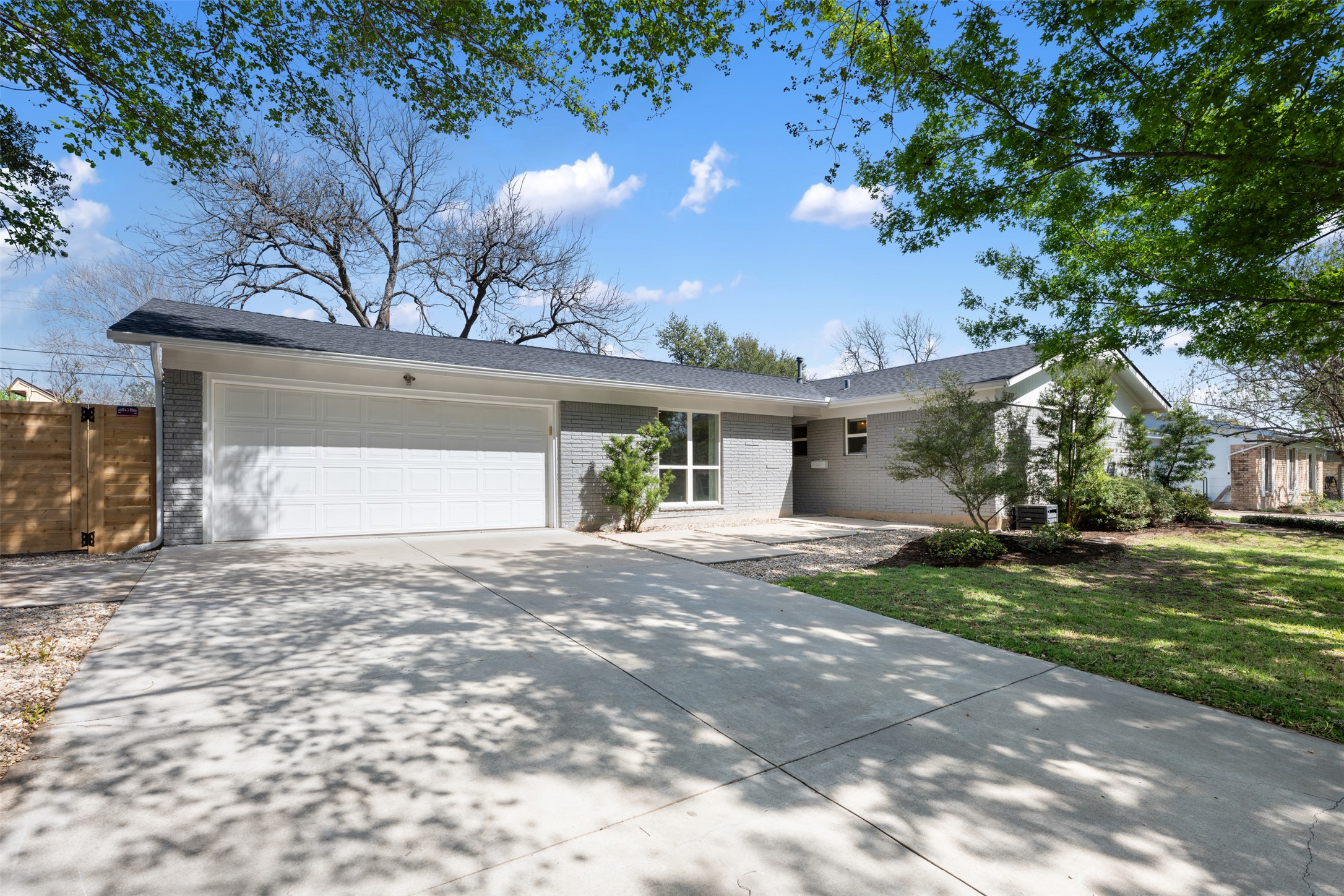 5507 Mapleleaf Drive Austin, TX 78723 - Photo 4 of 38