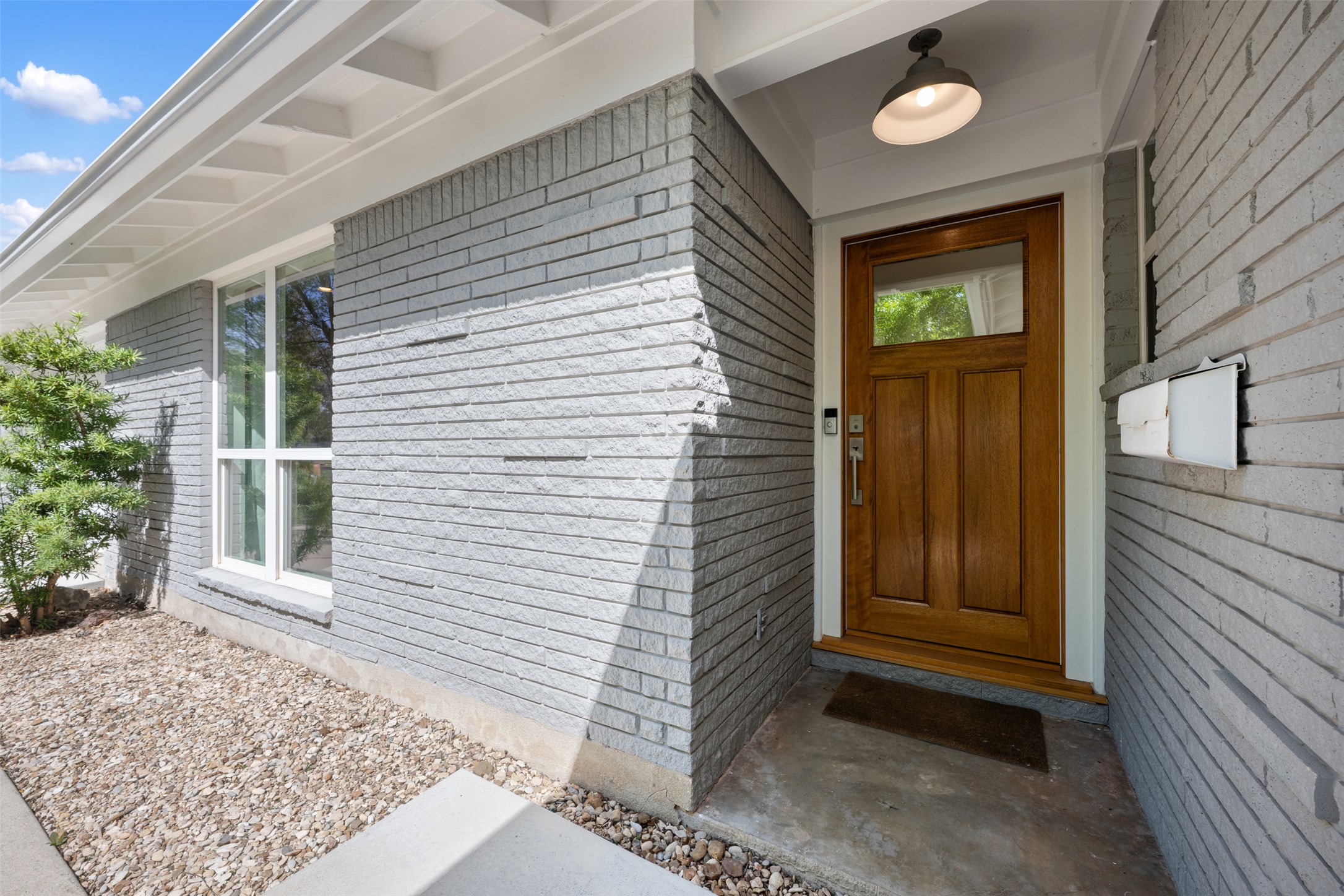 5507 Mapleleaf Drive Austin, TX 78723 - Photo 5 of 38